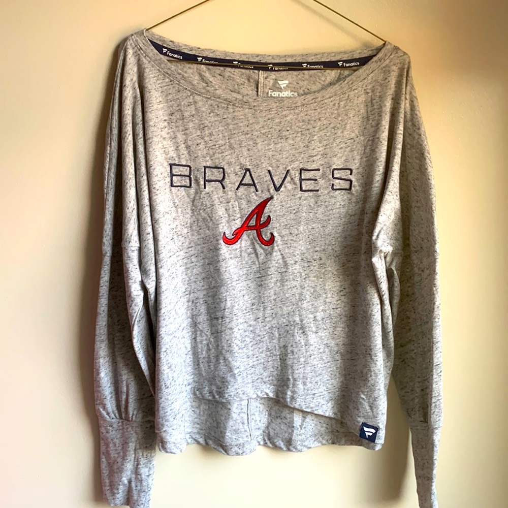 Fanatics Large Women embroidered Braves long sleeve shirt Size Large